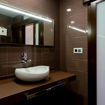 Daire Fr26 Luxurious Apartment, 2 Minutes From Cathedral *