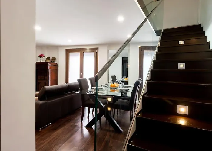 Fr26 Luxurious Apartment, 2 Minutes From Cathedral *