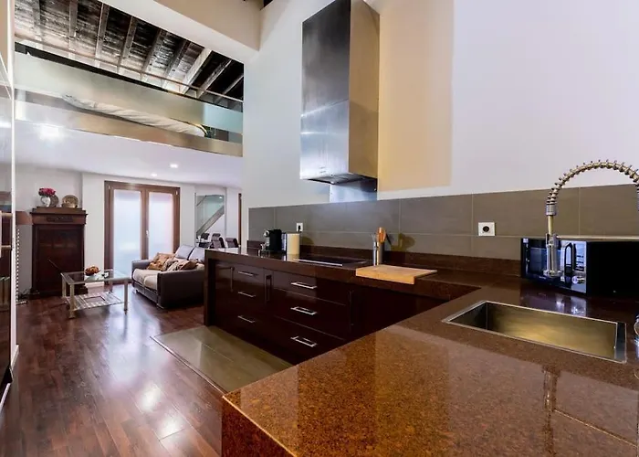 Fr26 Luxurious Apartment, 2 Minutes From Cathedral