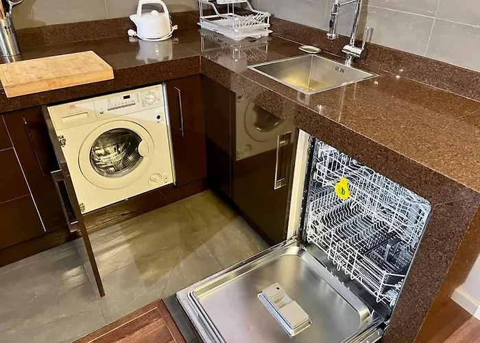 Fr26 Luxurious Apartment, 2 Minutes From Cathedral *