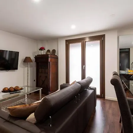Fr26 Luxurious Apartment, 2 Minutes From Cathedral Апартаменты
